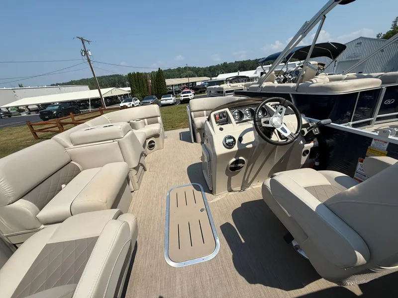 Slide: The Image of Bennington 22SSRX 2017 - 8