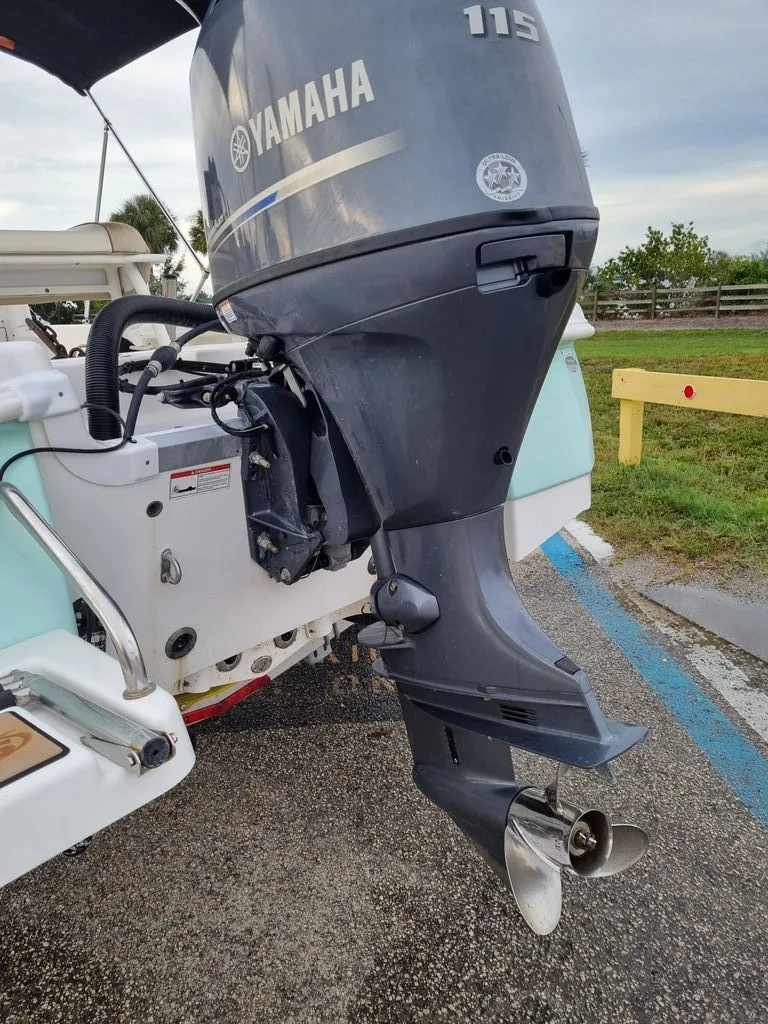 Slide: The Image of NauticStar 195 XTS CC 2022 - 13