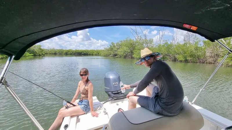 Slide: The Image of NauticStar 195 XTS CC 2022 - 18