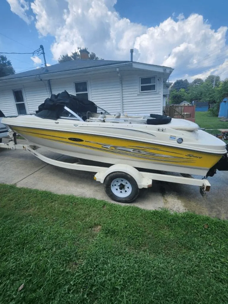 Slide: The Image of Sea Ray 180 Sport 2004 - 0