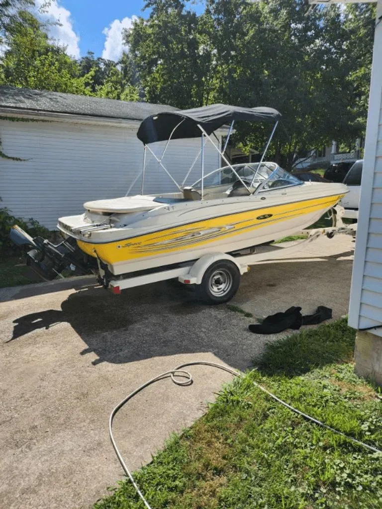 Slide: The Image of Sea Ray 180 Sport 2004 - 1