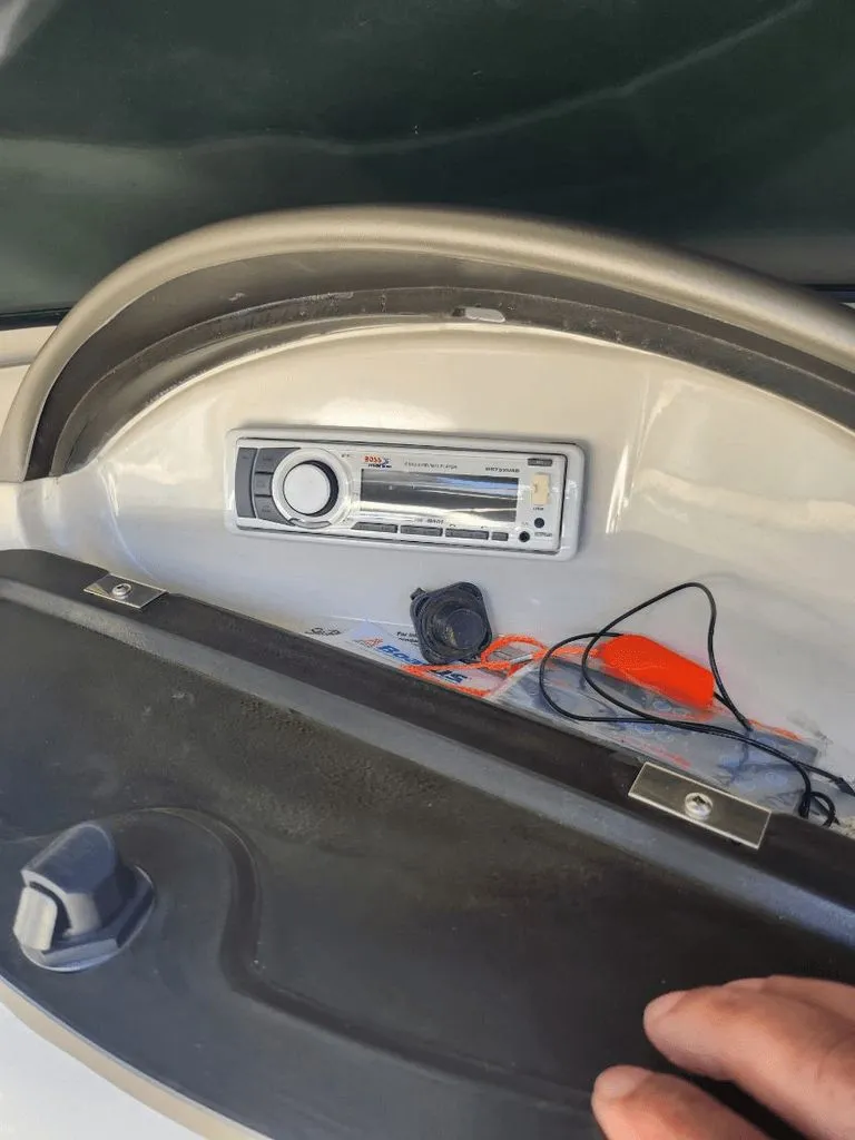 Slide: The Image of Sea Ray 180 Sport 2004 - 12