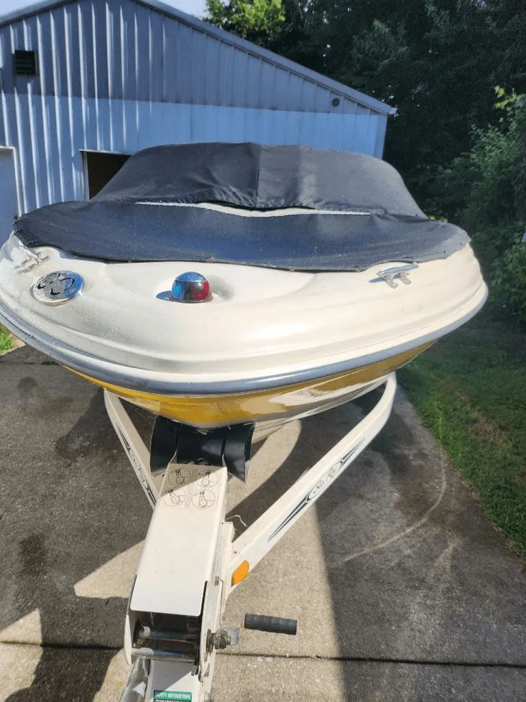 Slide: The Image of Sea Ray 180 Sport 2004 - 4