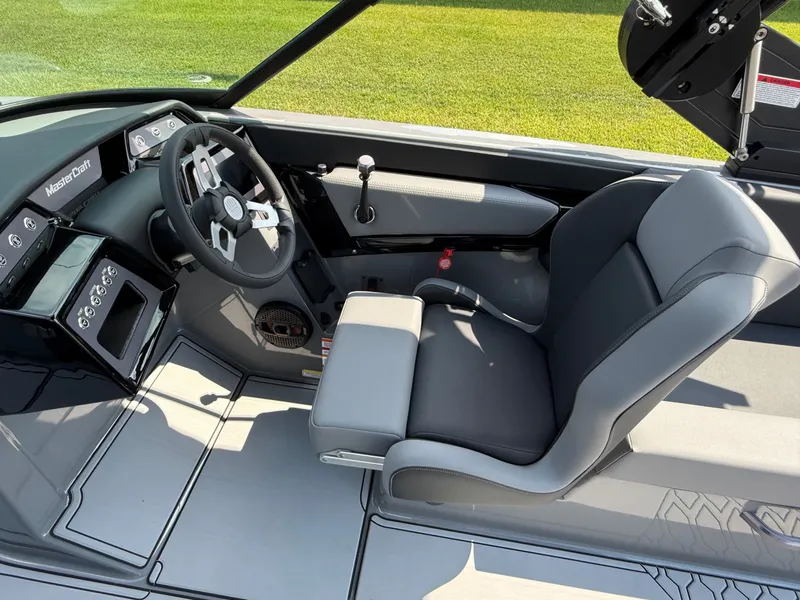 Slide: The Image of MasterCraft NXT24 2025 - 16