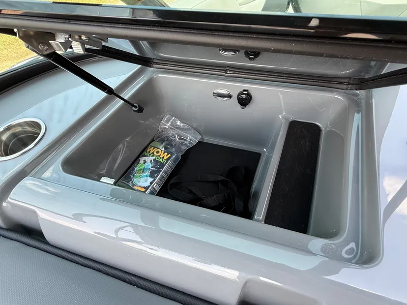 Slide: The Image of MasterCraft NXT24 2025 - 27