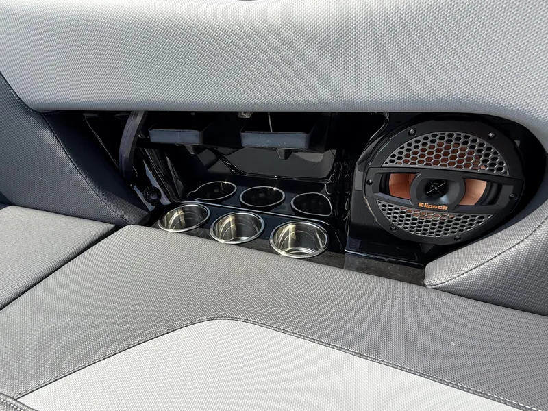 Slide: The Image of MasterCraft NXT24 2025 - 34