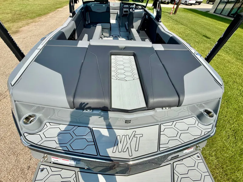 Slide: The Image of MasterCraft NXT24 2025 - 39