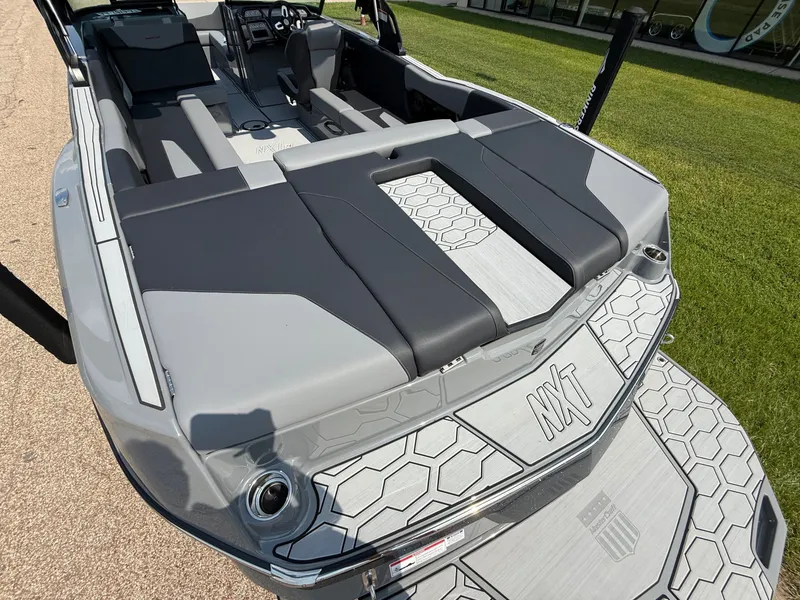 Slide: The Image of MasterCraft NXT24 2025 - 40