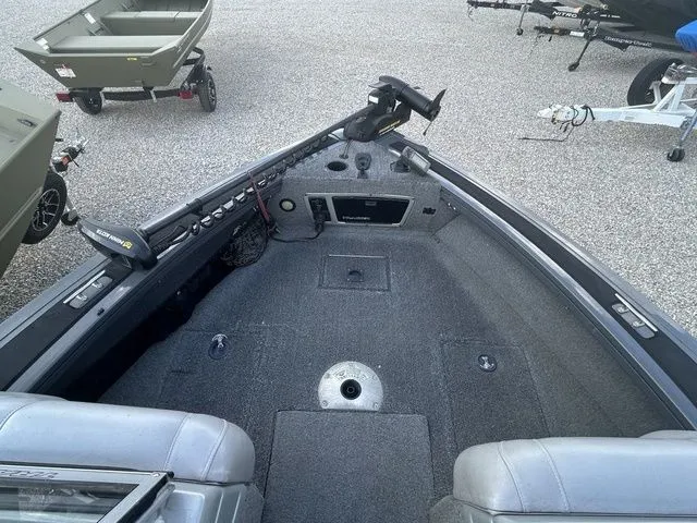 Slide: The Image of Tracker Targa V-18 WT 2016 - 5