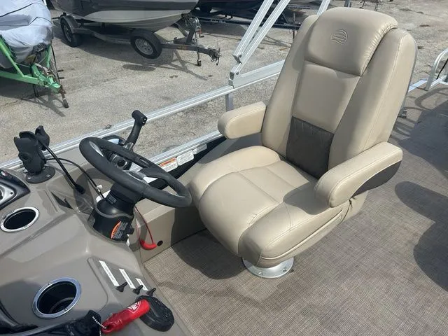 Slide: The Image of Sun Tracker SportFish™ 22 XP3 2021 - 13