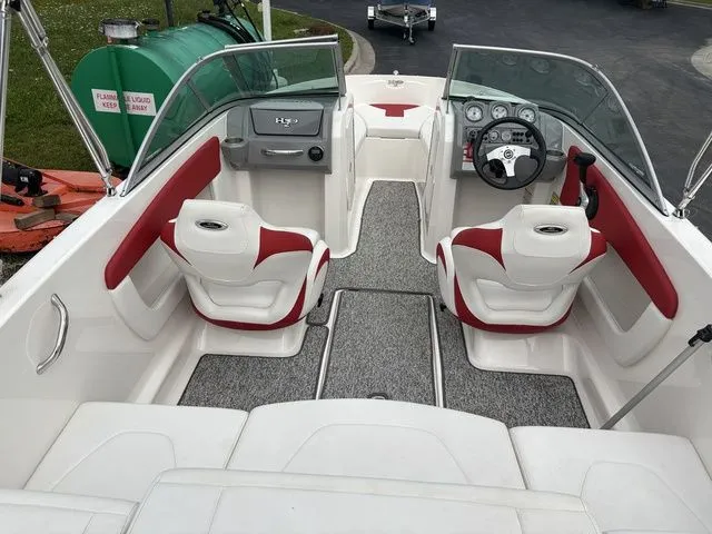 Slide: The Image of Chaparral 19 H2O Sport 2014 - 6