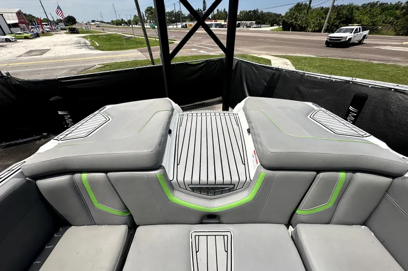 Slide: The Image of 2016 Nautique Super Air Nautique G25 Coastal Edition display showing 539.6 hours. - 28