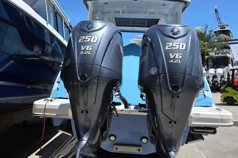 Slide: The Image of 2022 Chaparral 280 OSX with twin Yamaha 250 V6 4.2L outboard engines. - 30
