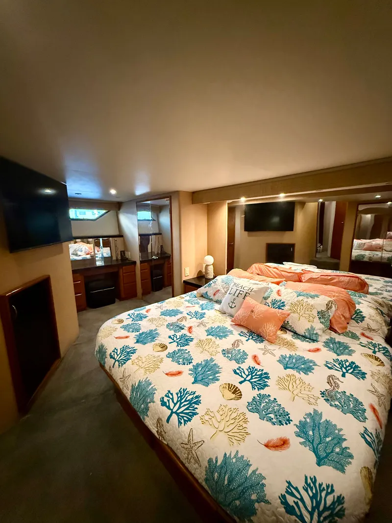 Slide: The Image of Viking Enclosed Bridge 1997 - 19