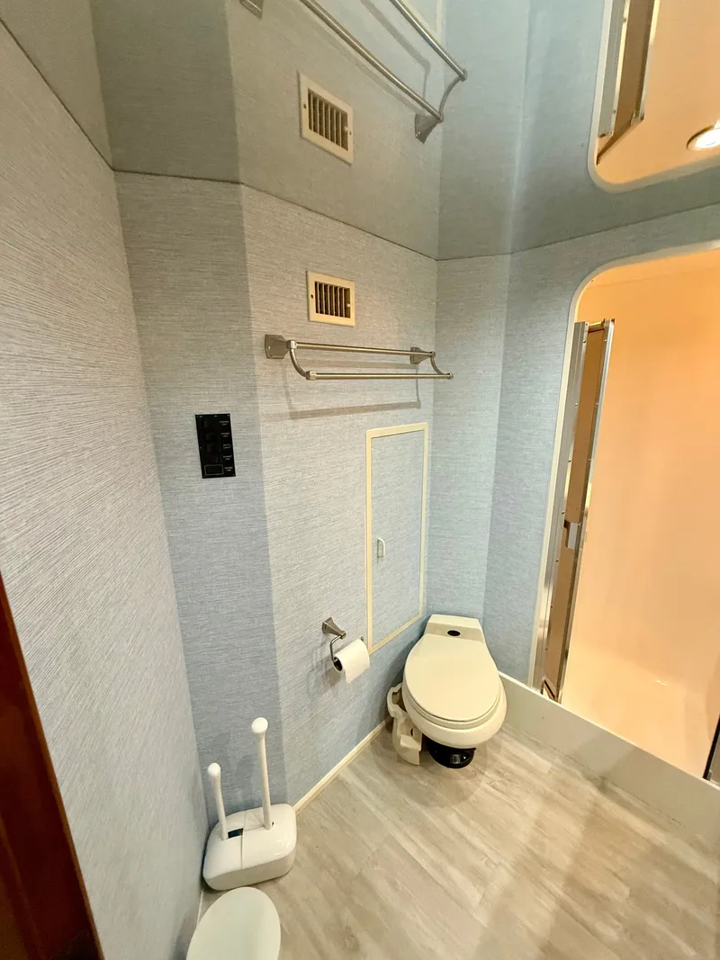 Slide: The Image of Viking Enclosed Bridge 1997 - 26