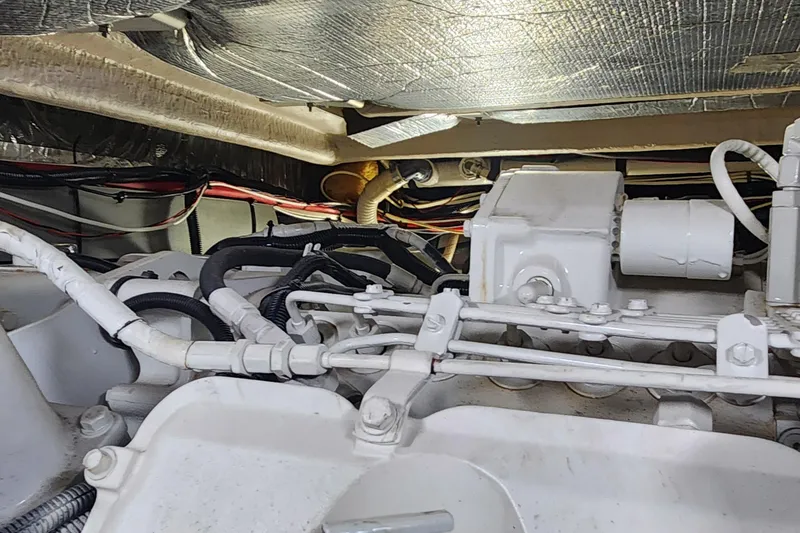Slide: The Image of Engine compartment of a 1998 Sea Ray 630 Super Sun Sport yacht. - 51