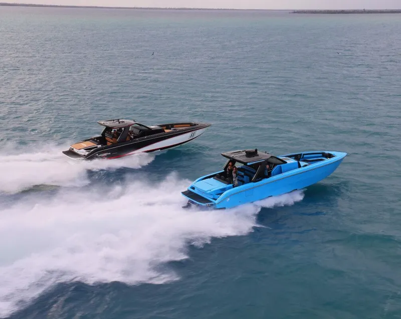 Slide: The Image of Cigarette Nighthawk 41' SD Edition 2025 - 3