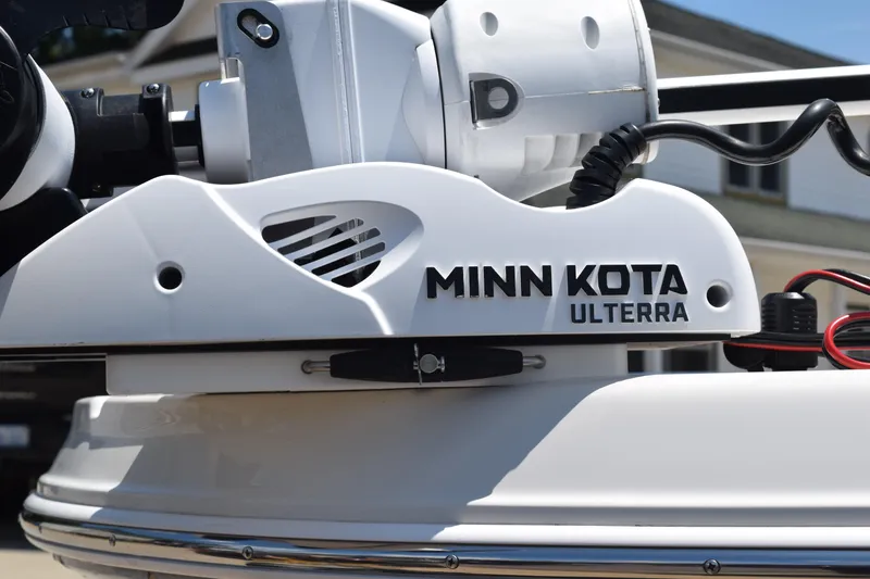Slide: The Image of Minn Kota Ulterra motor on 2021 Stingray 236CC boat, close-up view. - 8