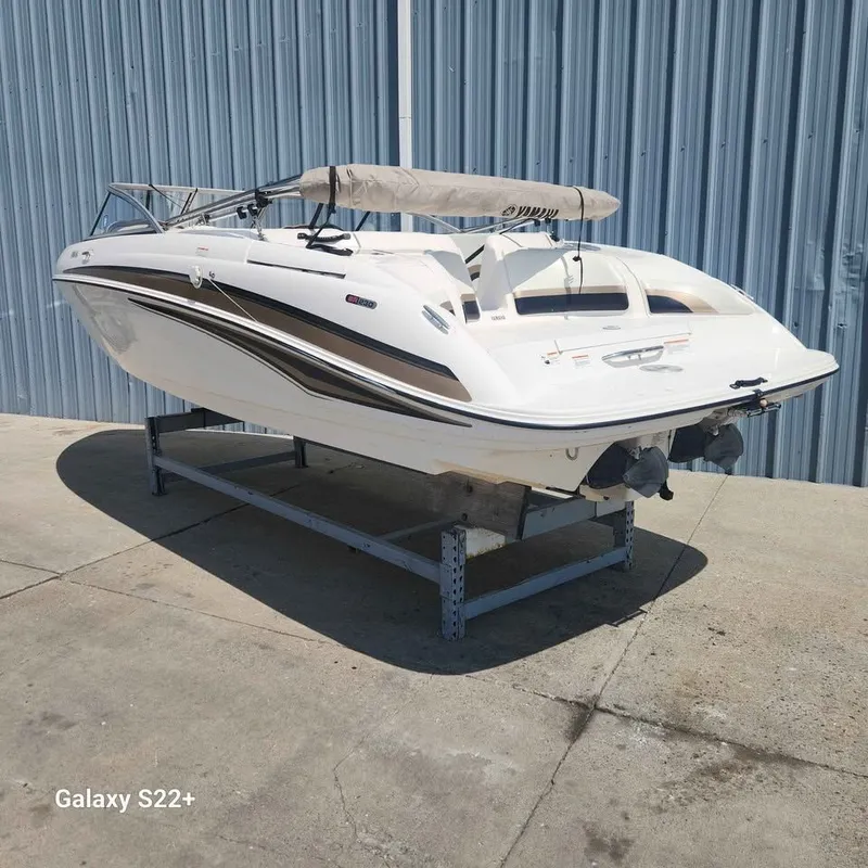 Slide: The Image of Yamaha 230 SR 2004 - 2