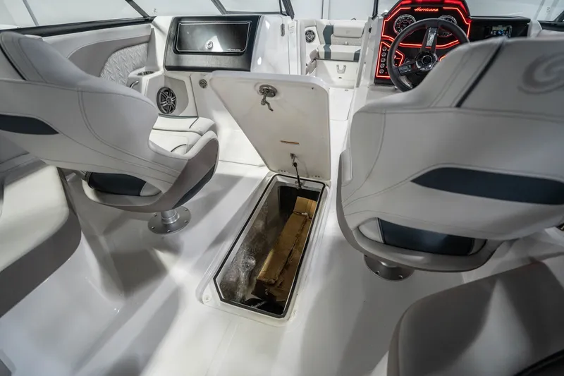 Slide: The Image of Hurricane SunDeck 2600 OB 2026 - 21