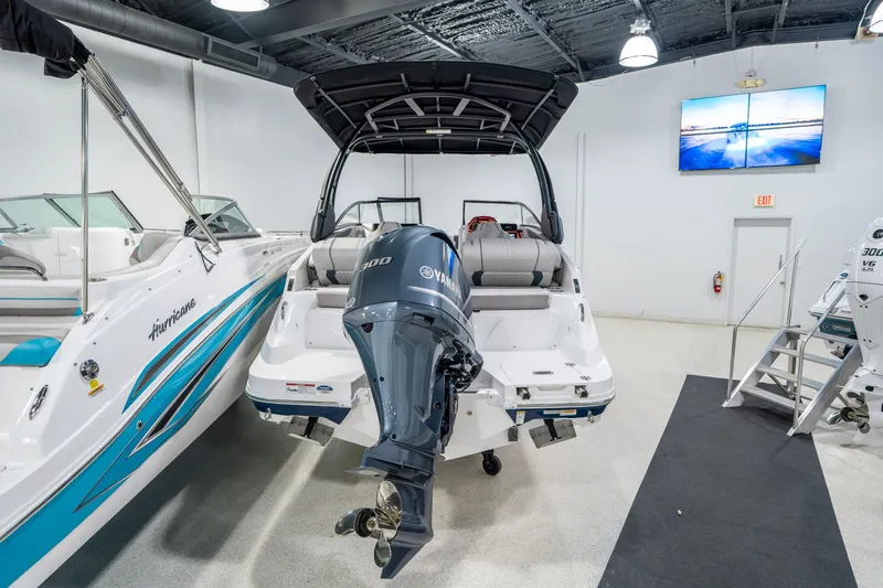 Slide: The Image of Hurricane SunDeck 2600 OB 2026 - 4