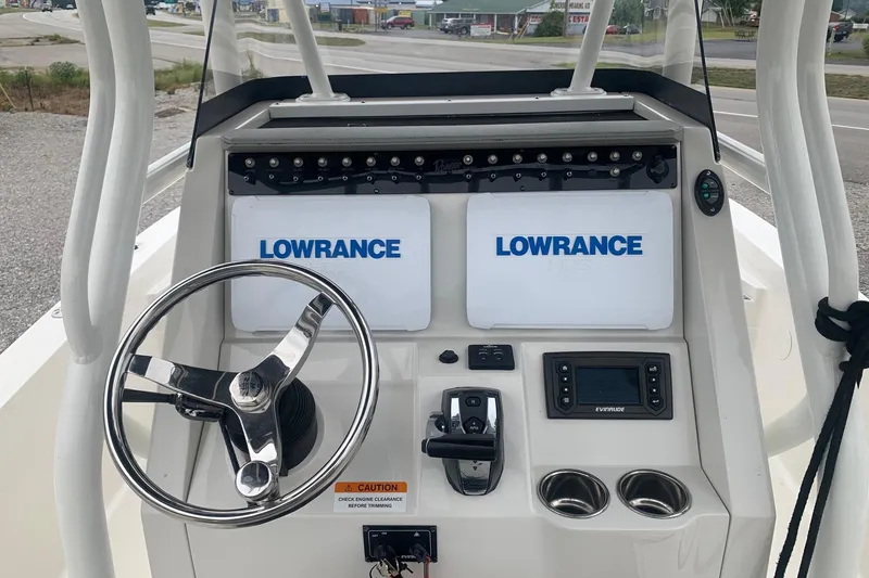 Slide: The Image of Ranger 2510 Bay Ranger 2016 - 4