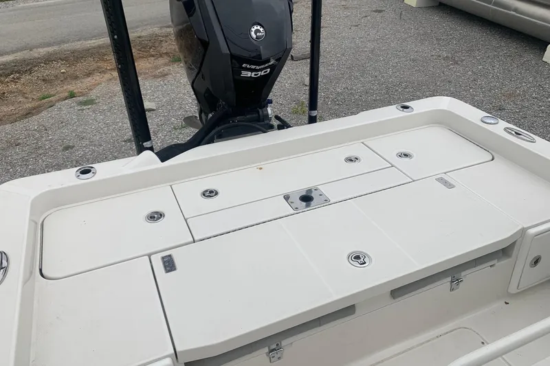Slide: The Image of 2016 Ranger 2510 Bay Ranger boat with Evinrude 300 engine, rear deck view. - 8