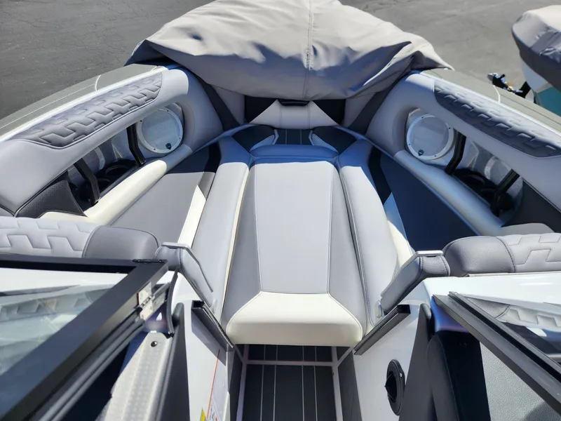 Slide: The Image of Centurion Ri245 2026 - 16