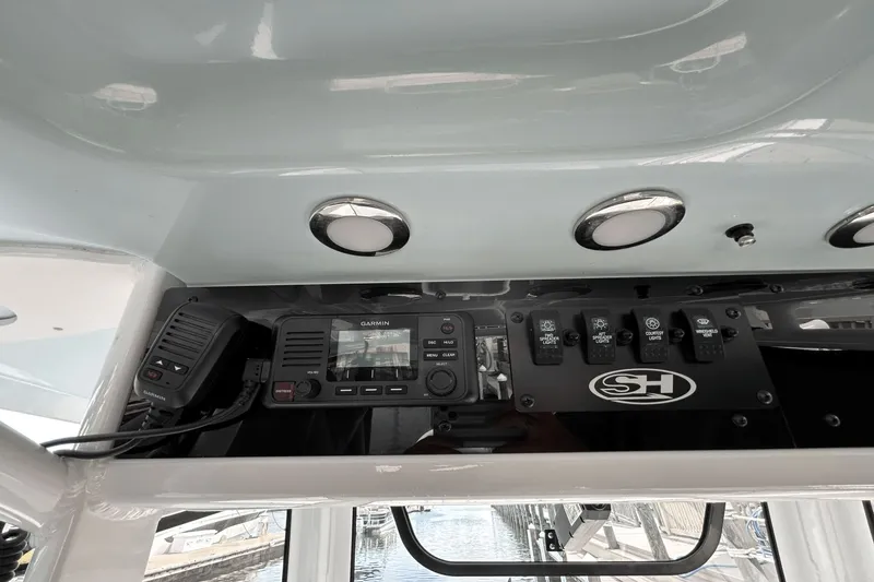 Slide: The Image of Sea Hunt Ultra 255 SE 2020 - 10