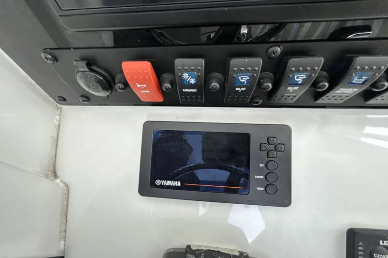 Slide: The Image of Sea Hunt Ultra 255 SE 2020 - 11