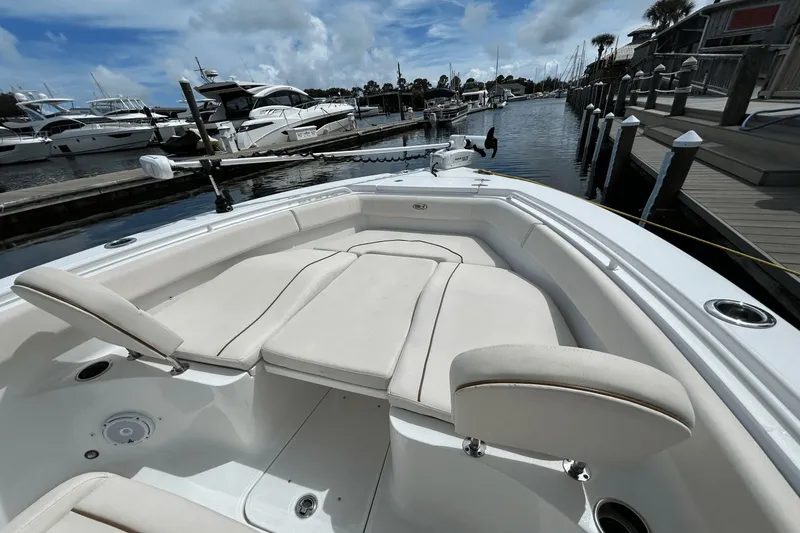 Slide: The Image of Sea Hunt Ultra 255 SE 2020 - 12
