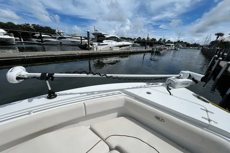 Slide: The Image of Sea Hunt Ultra 255 SE 2020 - 14