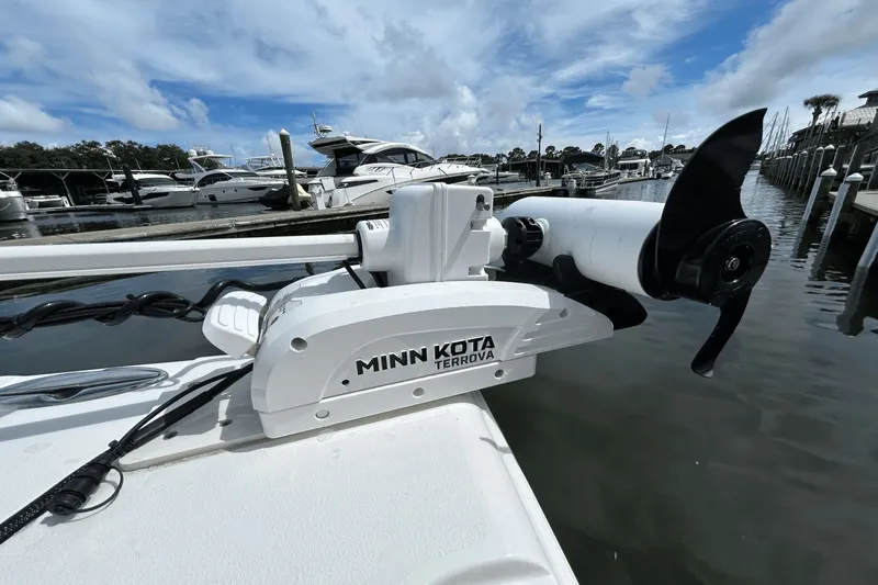 Slide: The Image of Sea Hunt Ultra 255 SE 2020 - 15