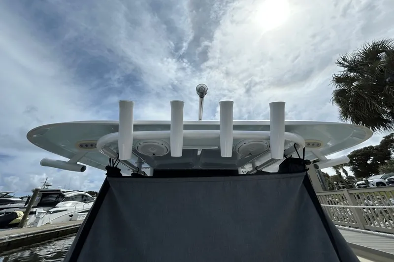 Slide: The Image of Sea Hunt Ultra 255 SE 2020 - 17