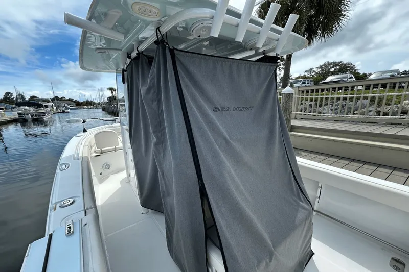 Slide: The Image of Sea Hunt Ultra 255 SE 2020 - 18