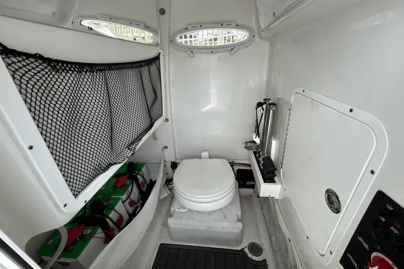 Slide: The Image of Sea Hunt Ultra 255 SE 2020 - 22