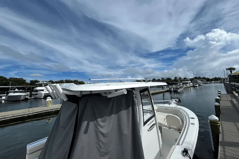 Slide: The Image of Sea Hunt Ultra 255 SE 2020 - 29
