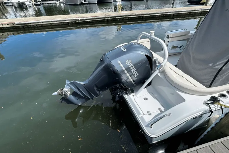 Slide: The Image of Sea Hunt Ultra 255 SE 2020 - 3