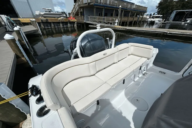 Slide: The Image of Sea Hunt Ultra 255 SE 2020 - 4