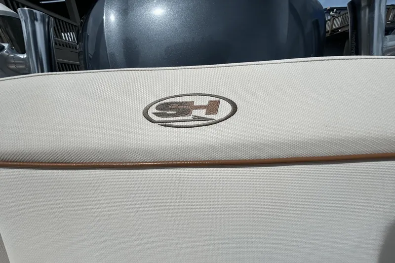 Slide: The Image of Sea Hunt Ultra 255 SE 2020 - 5