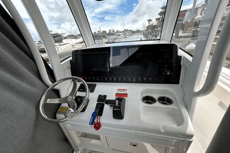 Slide: The Image of Sea Hunt Ultra 255 SE 2020 - 7