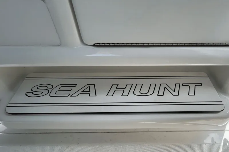 Slide: The Image of Sea Hunt Ultra 255 SE 2020 - 8