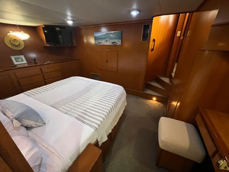 Slide: The Image of Luxurious cabin interior of a 1999 Mikelson Long-Range Luxury Sportfisher yacht. - 41