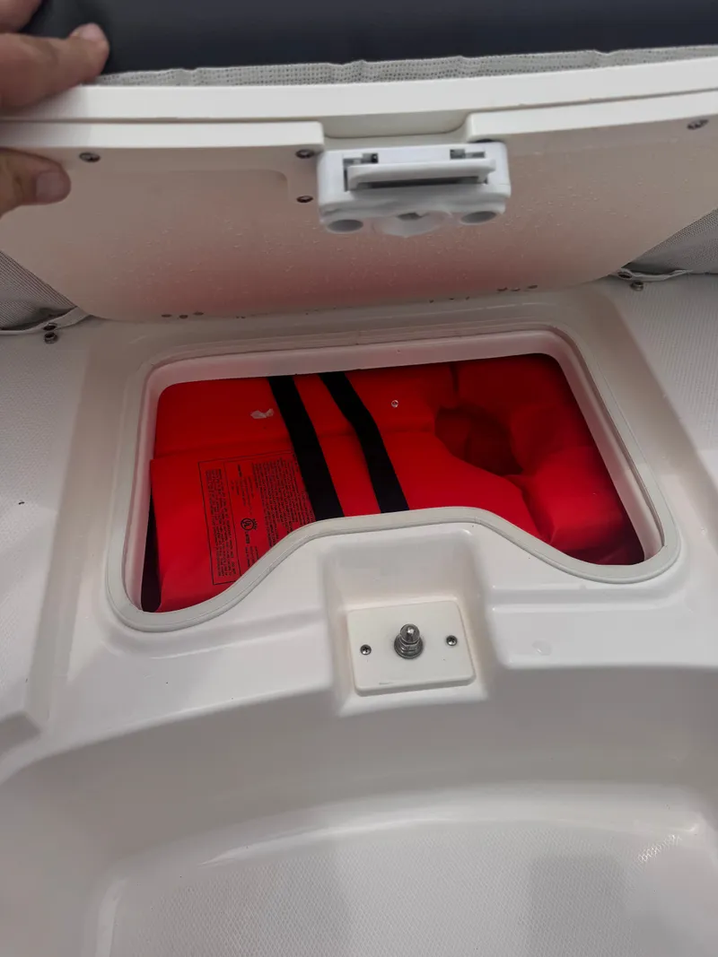 Slide: The Image of Robalo R247 Dual Console 2023 - 25