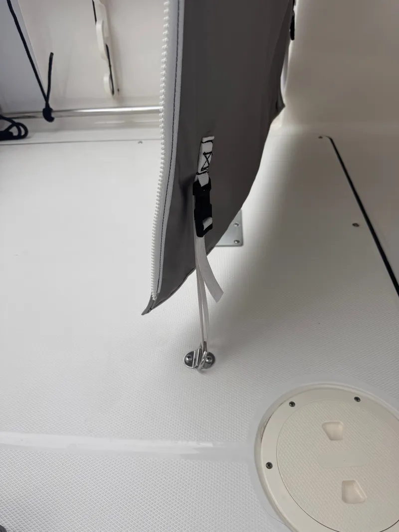 Slide: The Image of Robalo R247 Dual Console 2023 - 38