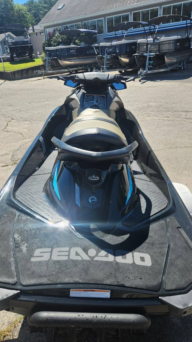 Slide: The Image of Sea-Doo GTI Limited 155 2017 - 3