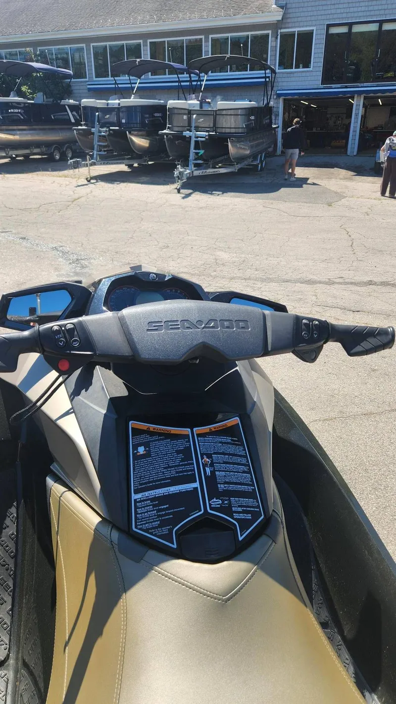 Slide: The Image of Sea-Doo GTI Limited 155 2017 - 5