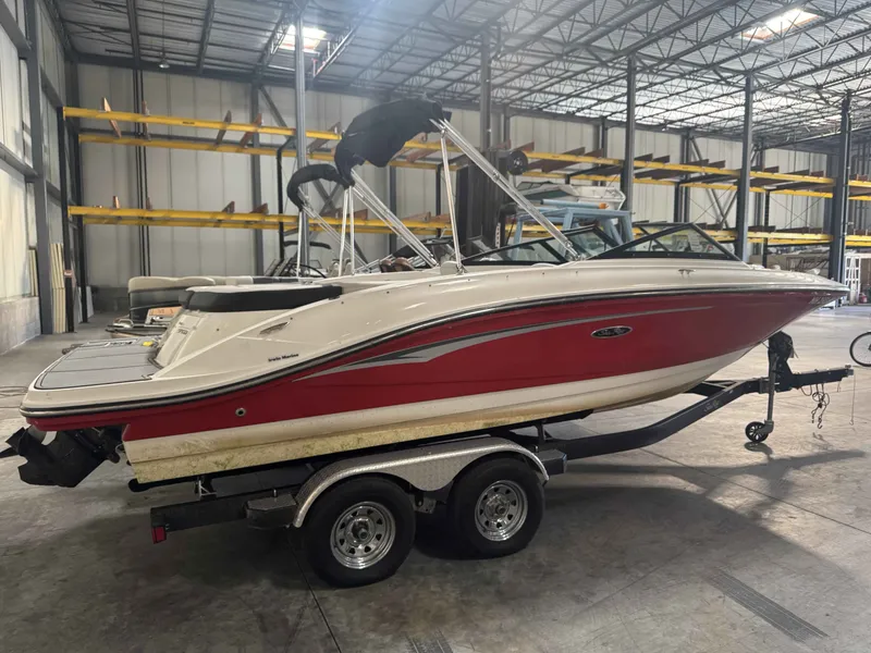 Slide: The Image of Sea Ray SPX 210 2021 - 14