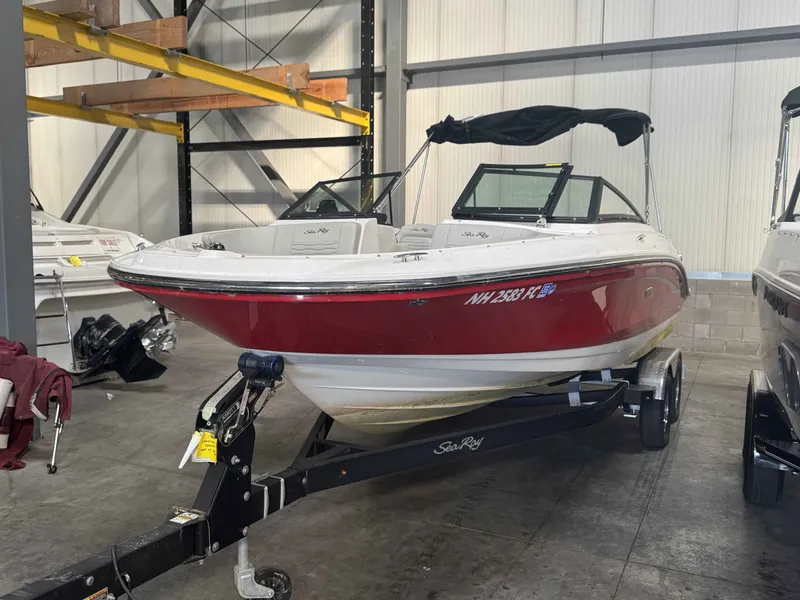 Slide: The Image of Sea Ray SPX 210 2021 - 3