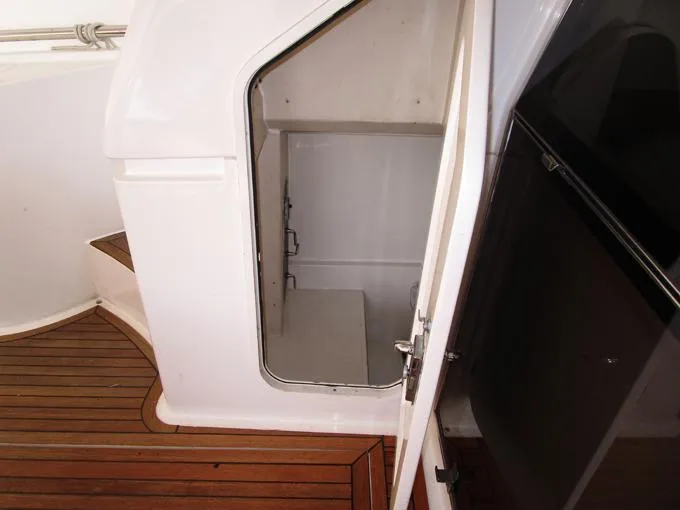 Slide: The Image of Crew Cabin Entry - 39